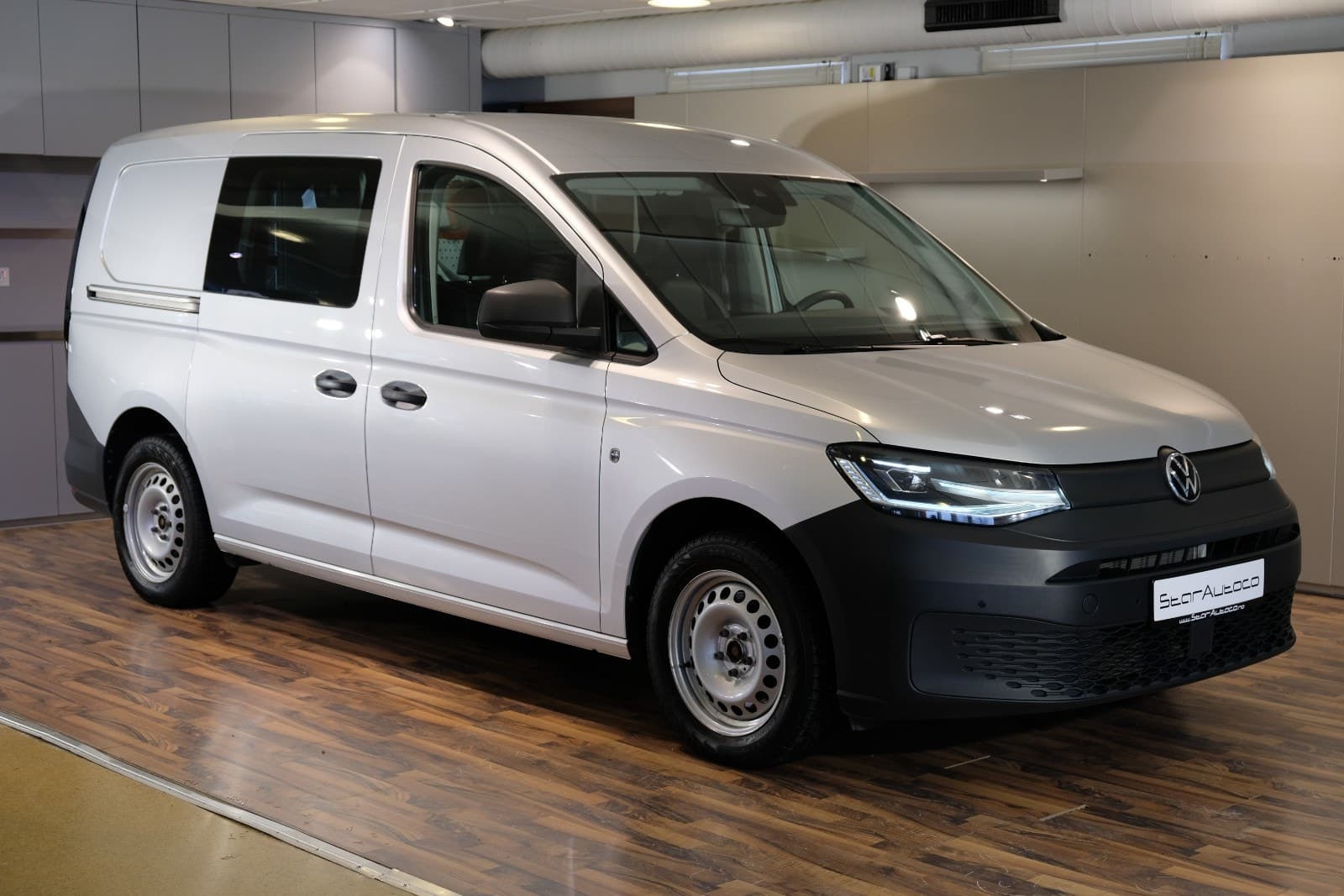122hk 4M/Innredning/LED/Krok/R.kam/Webasto/CarPlay/++